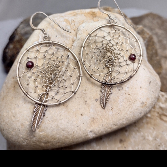 Vintage Native Southwestern Rhodolite Garnet Dreamcatcher Earrings - Picture 7 of 9